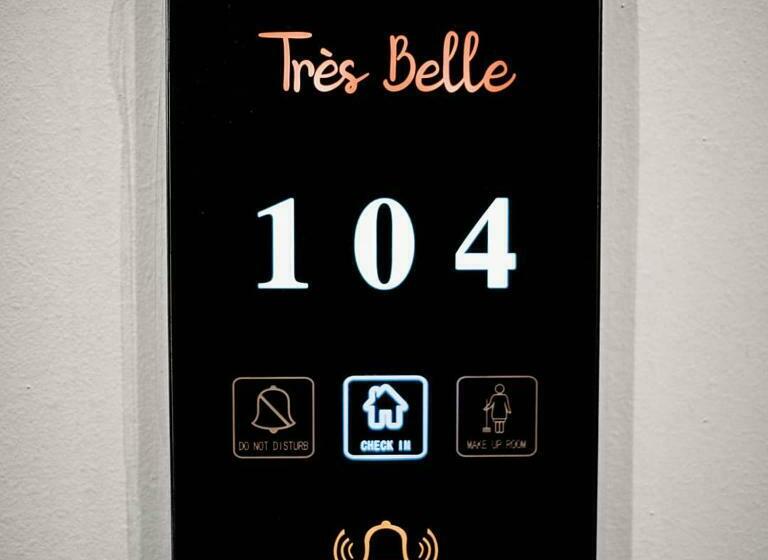 اتاق لوکس, Très Belle