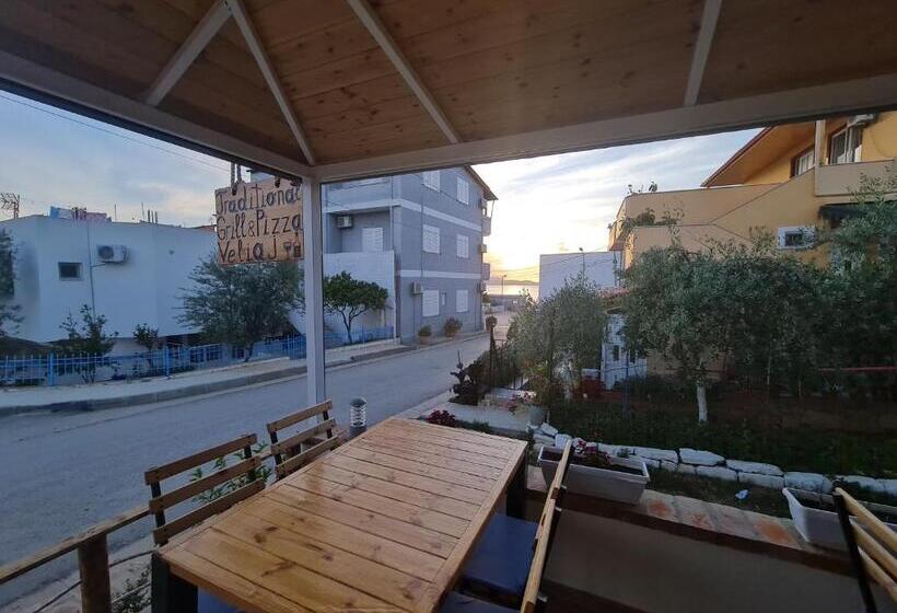 海景豪华三人间, Veliaj