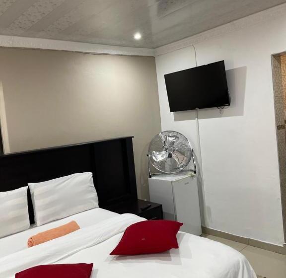 Номер Deluxe, Martyrs Guest House