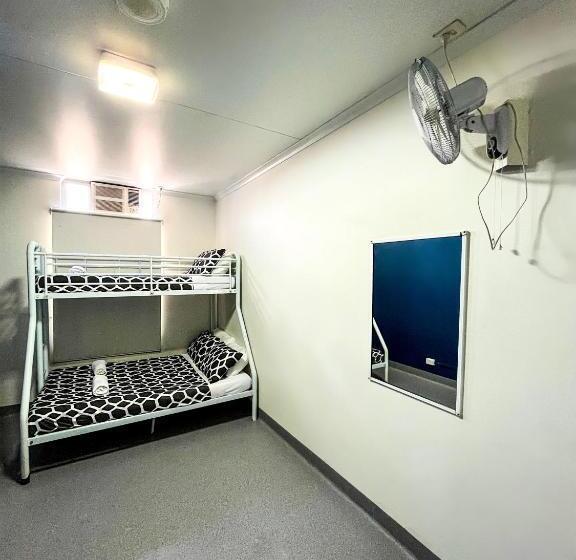 חדר סטנדרט חדר אמבטיה משותף, Mom Darwin