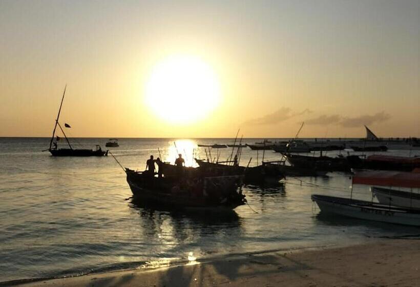 标准间, Kendwa Carletto Style