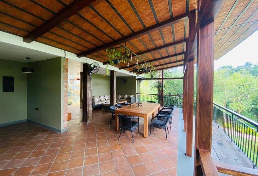 バルコニー付きデラックスルーム, Barsati Ranches