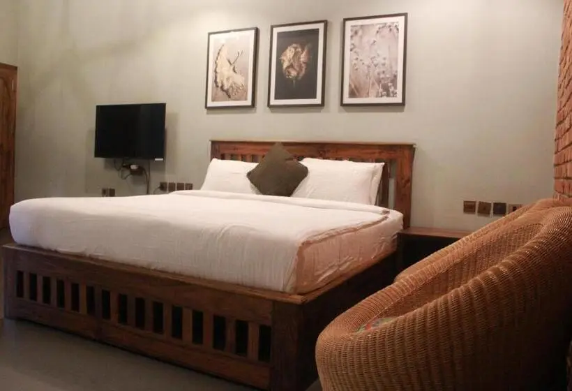 Chambre Standard Vue Lac, Barsati Ranches