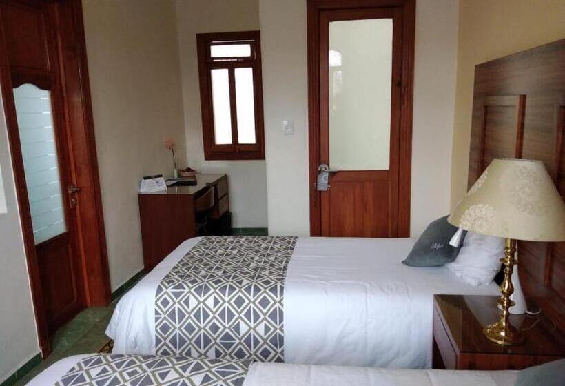 غرفة قياسية, Casa Constanza