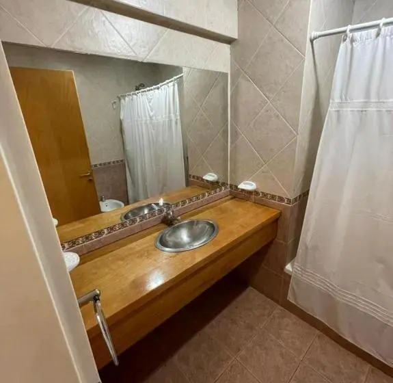 اتاق لوکس, Hosteria Lago Cardiel