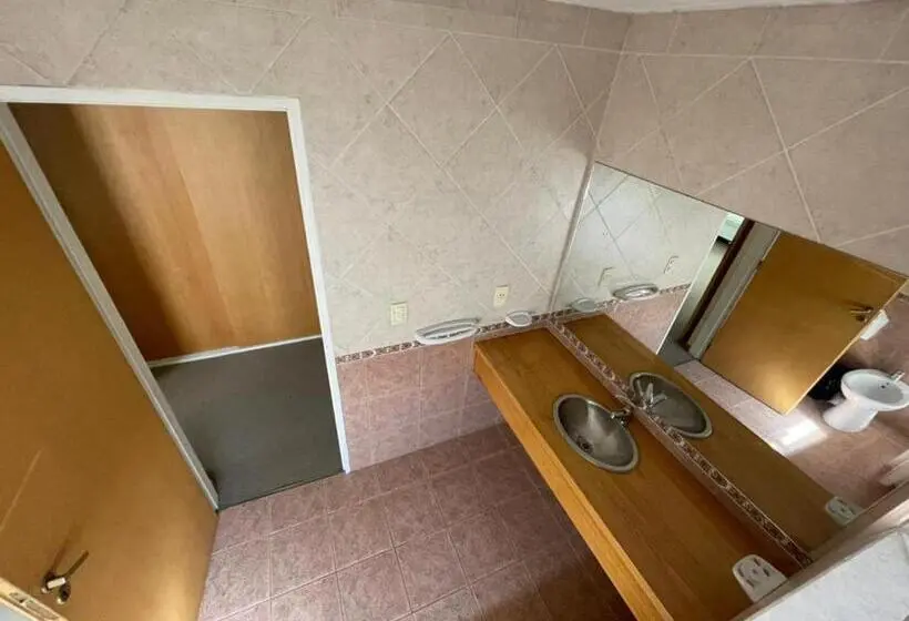 اتاق استاندارد سه نفره, Hosteria Lago Cardiel