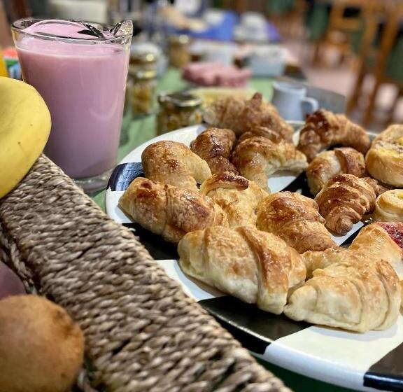 חדר סטנדרט לשלושה, Hosteria Lago Cardiel