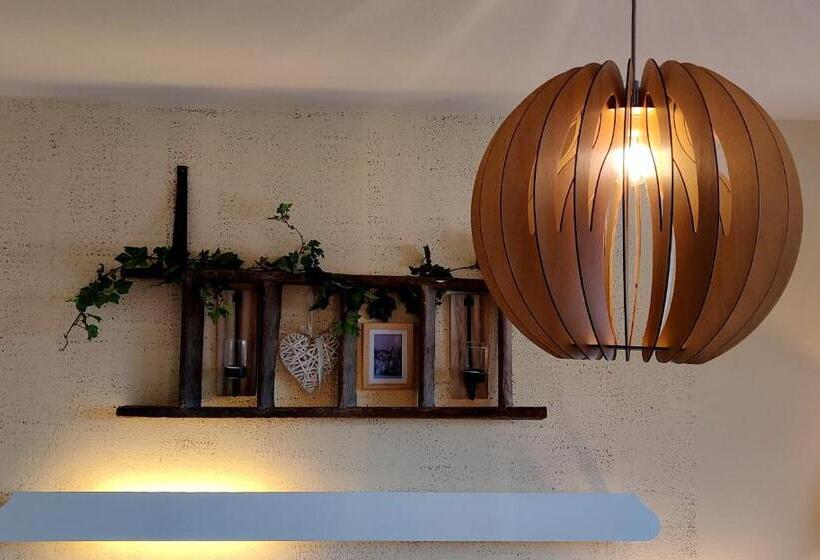 Номер Стандарт, Restaurant Tomahawk