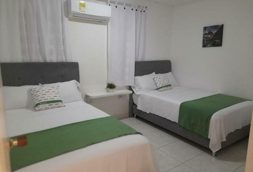 غرفة قياسية, Tita’s Airport