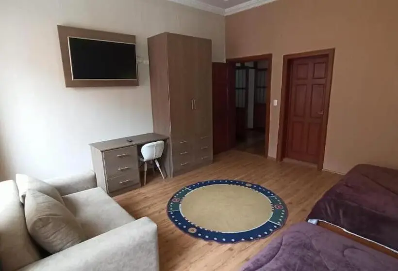 Cameră Familiară, San Benito Cuenca