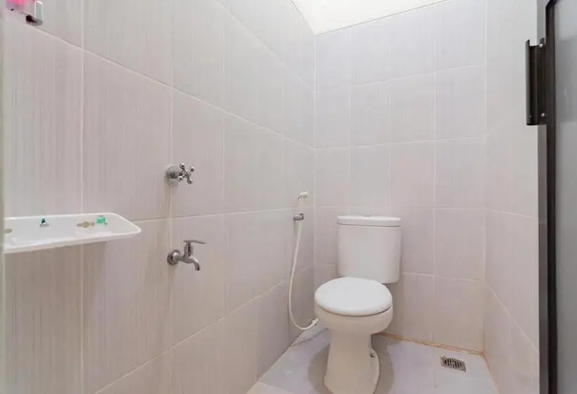 スタンダードルーム, Reddoorz Near Arka Sepinggan Airport Balikpapan