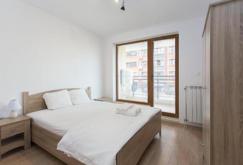 דירה בת חדר שינה 1 עם מרפסת, Modern And Bright Apartments Near Center   Free Parking