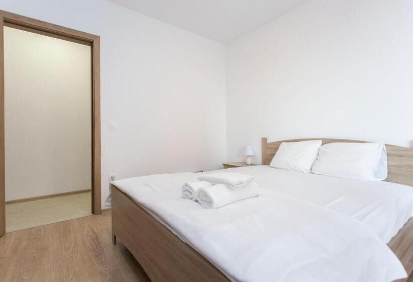 דירה בת חדר שינה 1 עם מרפסת, Modern And Bright Apartments Near Center   Free Parking