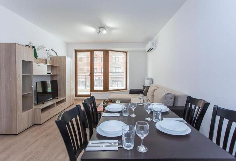 דירה בת חדר שינה 1 עם מרפסת, Modern And Bright Apartments Near Center   Free Parking