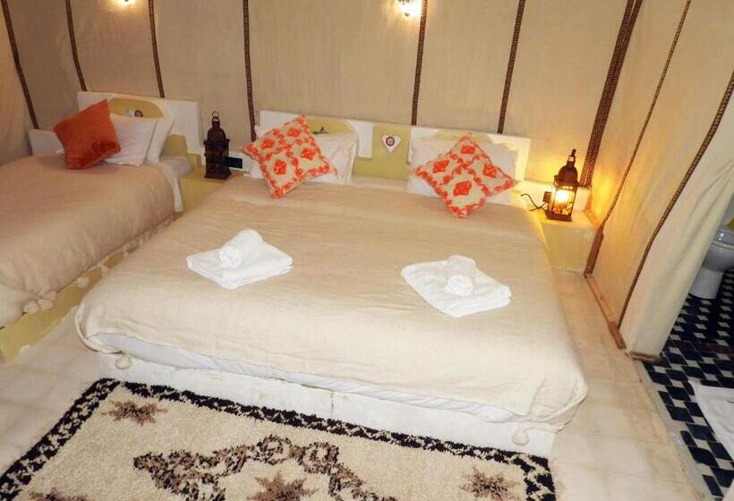 스탠다드 트리플 룸, Room In Lodge Sleep In Luxury Tent In Desert