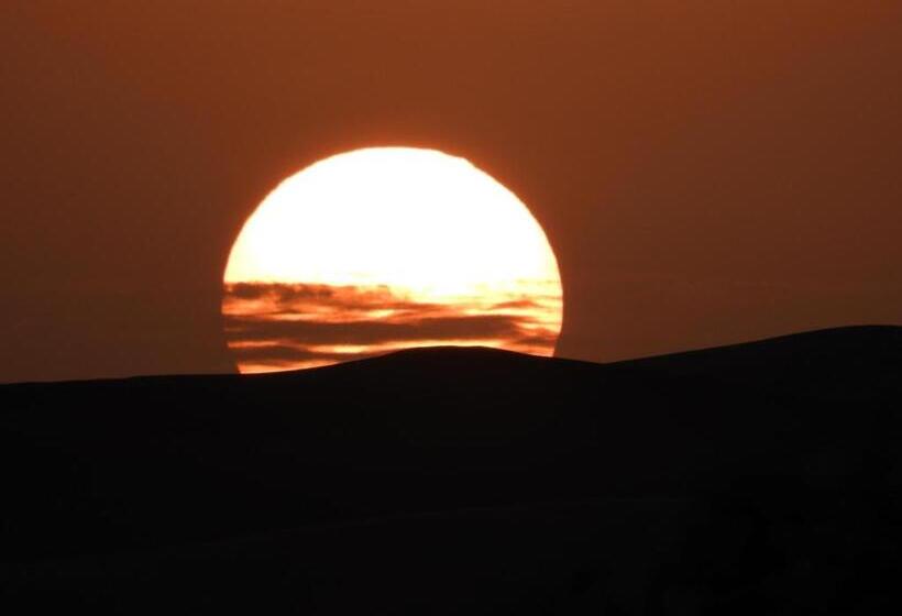 스탠다드 트리플 룸, Room In Lodge Sleep In Luxury Tent In Desert