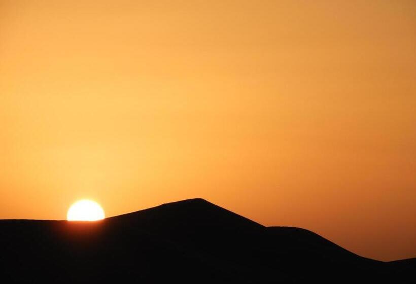 스탠다드 트리플 룸, Room In Lodge Sleep In Luxury Tent In Desert