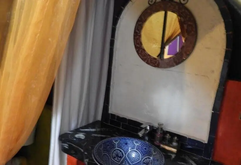 スタンダードトリプルルーム, Room In Lodge   Sleep In Luxury Tent In Desert