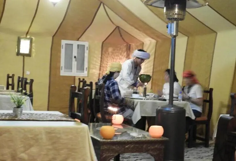 スタンダードトリプルルーム, Room In Lodge   Sleep In Luxury Tent In Desert