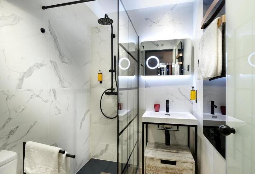 חדר סטנדרט יחיד עם מרפסת, Pension Ama Bilbao