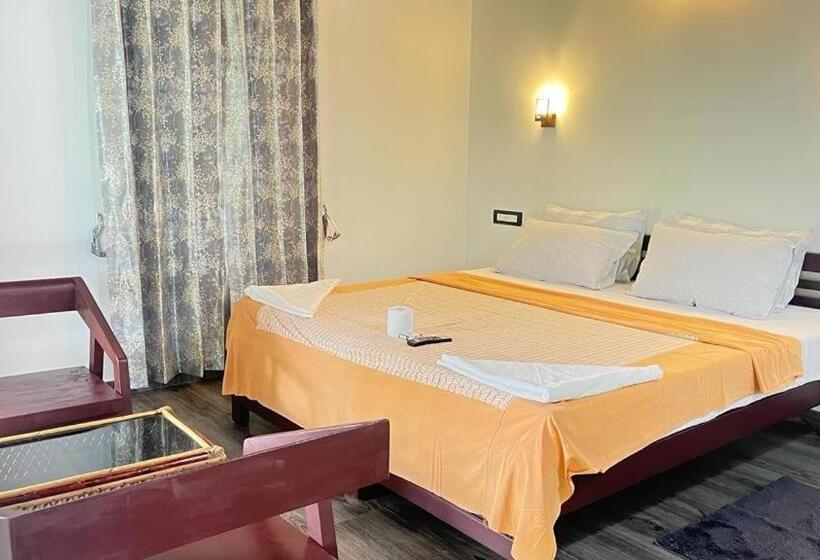 バルコニー付きデラックスルーム, Marari Charlys Homestay
