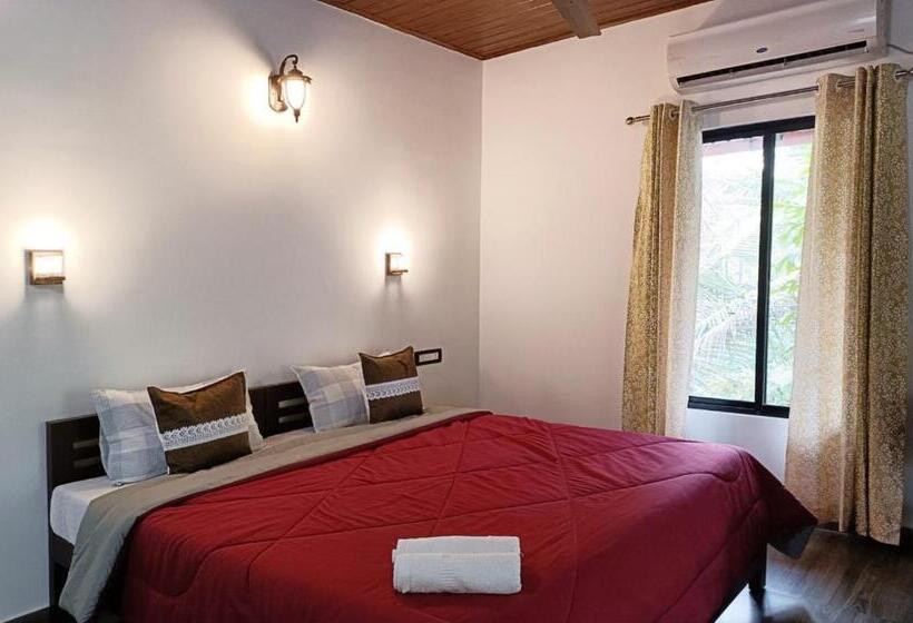 バルコニー付きデラックスルーム, Marari Charlys Homestay