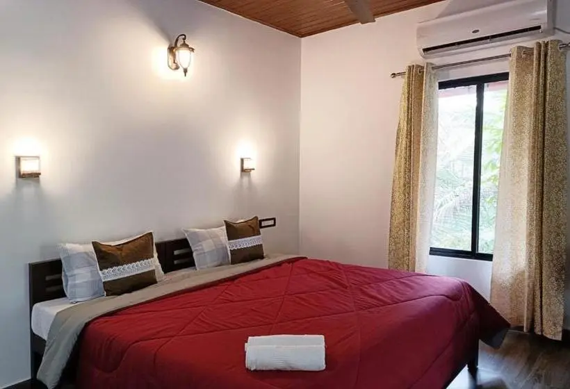 バルコニー付きデラックスルーム, Marari Charlys Homestay