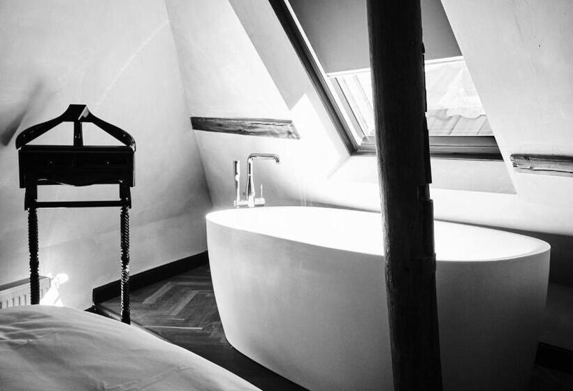 스위트, Boutique Hotel & Restaurant Frenchie