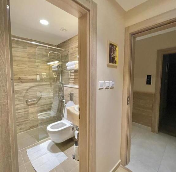 سوییت خانوادگی, Twins Boutique