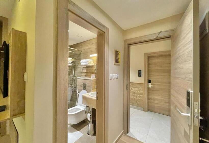 سوییت خانوادگی, Twins Boutique