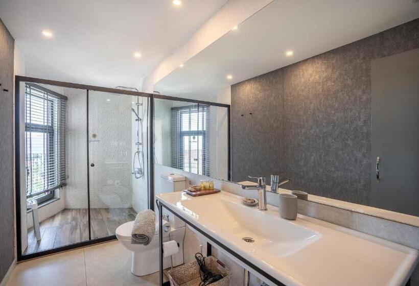 اتاق استاندارد با چشمانداز دریا, Payava Hotel By True Blue