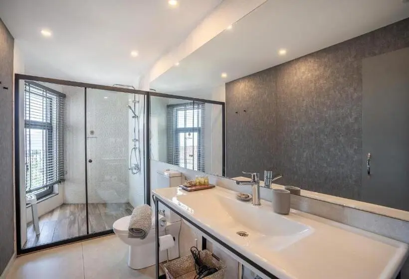 اتاق استاندارد با چشم‌انداز دریا, Payava Hotel By True Blue