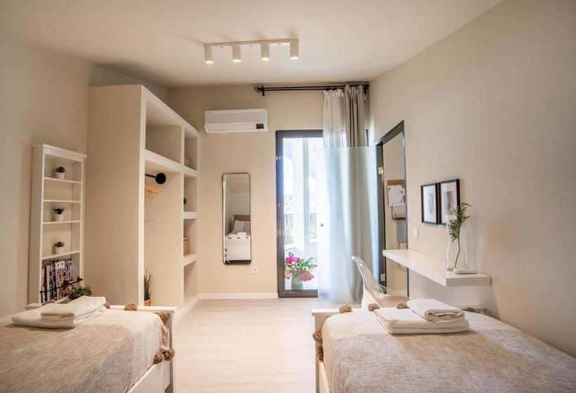 سوئیت 2 خوابه, Payava Hotel By True Blue