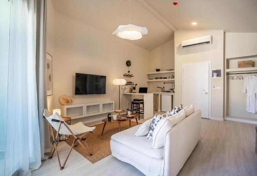 سوئیت 2 خوابه, Payava Hotel By True Blue