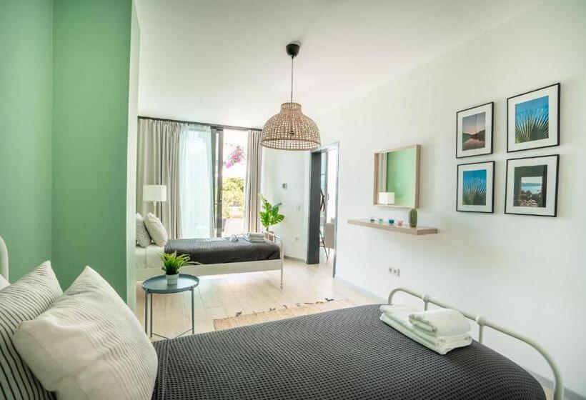 سوئیت 2 خوابه, Payava Hotel By True Blue