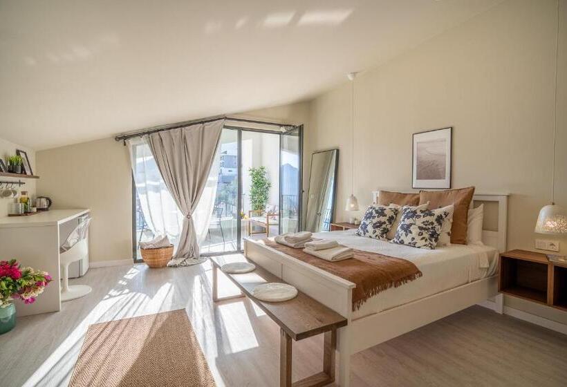 اتاق استاندارد با چشمانداز دریا, Payava Hotel By True Blue