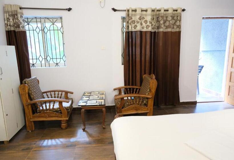 إستديو قياسى مزود بشرفة, Stays   By Glitter Sand