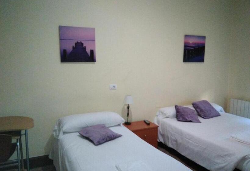 스탠다드 트리플 룸, Hostal Ancla Dorada