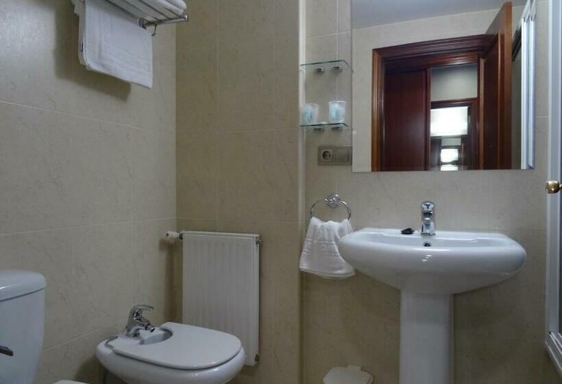 スタンダードルーム, Akelarre