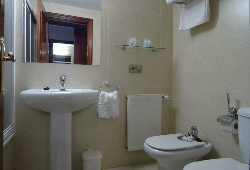 スタンダードルーム, Akelarre