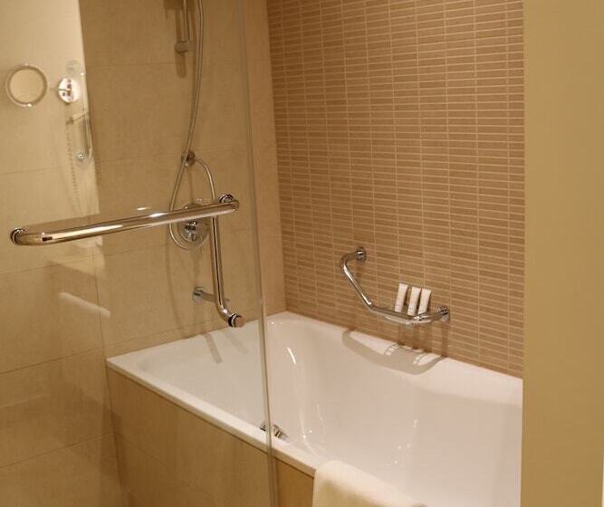 اتاق استاندارد, Crowne Plaza Sohar, An Ihg