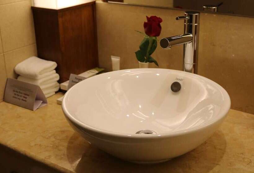 스탠다드 룸 더블 침대, Crowne Plaza Sohar, An Ihg