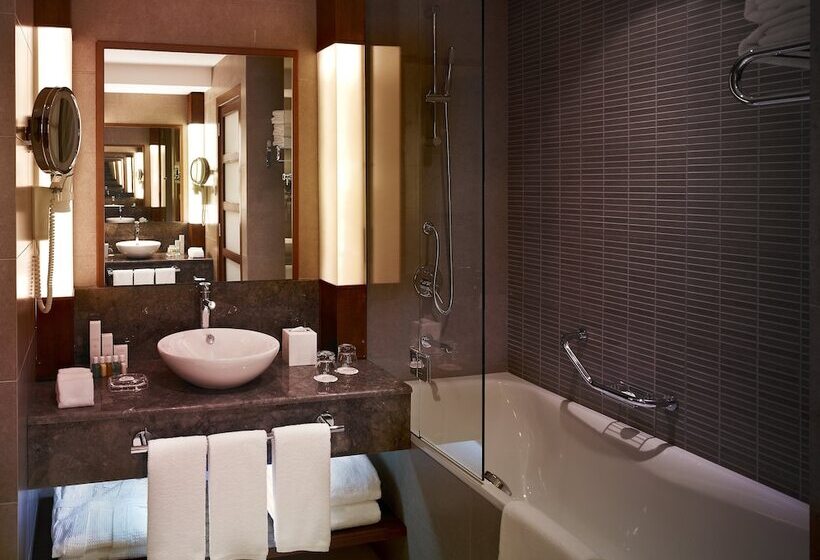 스탠다드 룸 더블 침대, Crowne Plaza Sohar, An Ihg