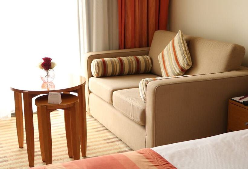 스탠다드 룸 더블 침대, Crowne Plaza Sohar, An Ihg