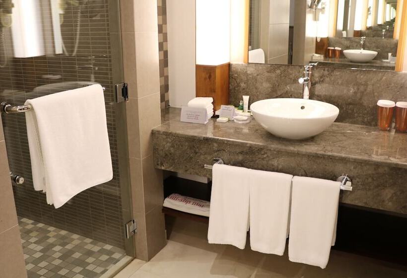 스탠다드 룸 더블 침대, Crowne Plaza Sohar, An Ihg