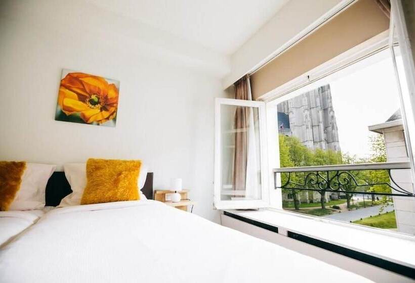 이그제큐티브 룸, Den Grooten Wolsack