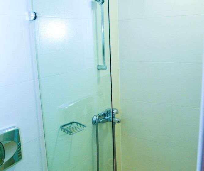 Camera Standard, Elitsa