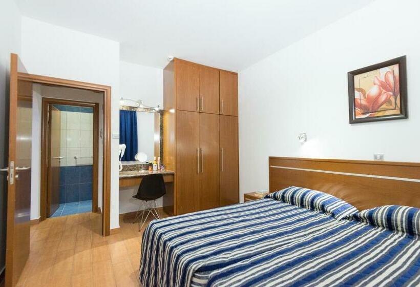 شقة عائلية, Loutsiana Deluxe Apts