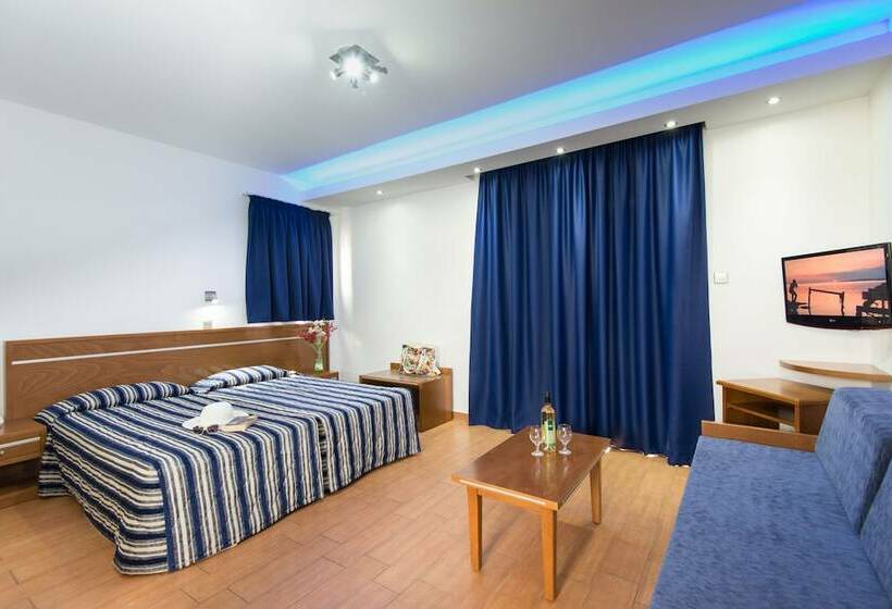 إستوديو ديلوكس, Loutsiana Deluxe Apts