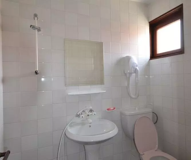 Economy Yhden Hengen Huone, семеен хотел море